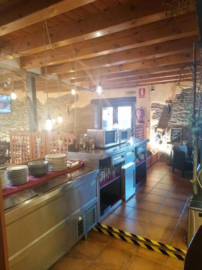 Lo Paller de Roc Montescladó Esterno foto
