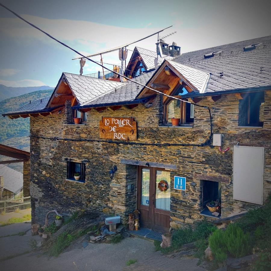 Lo Paller de Roc Montescladó Esterno foto